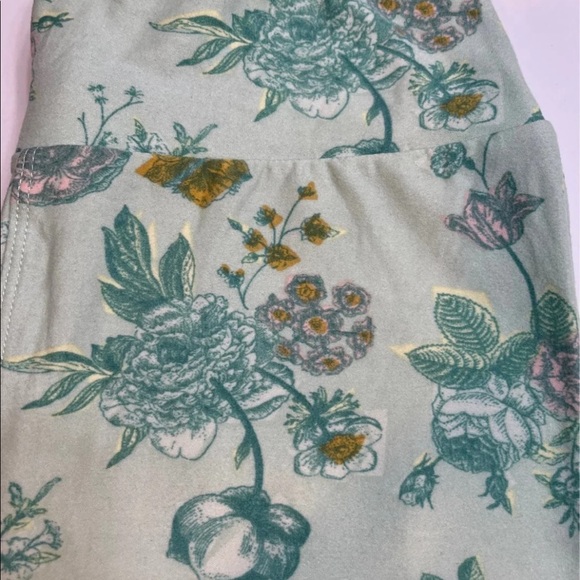 LuLaRoe Pants - OS Leggings NWT